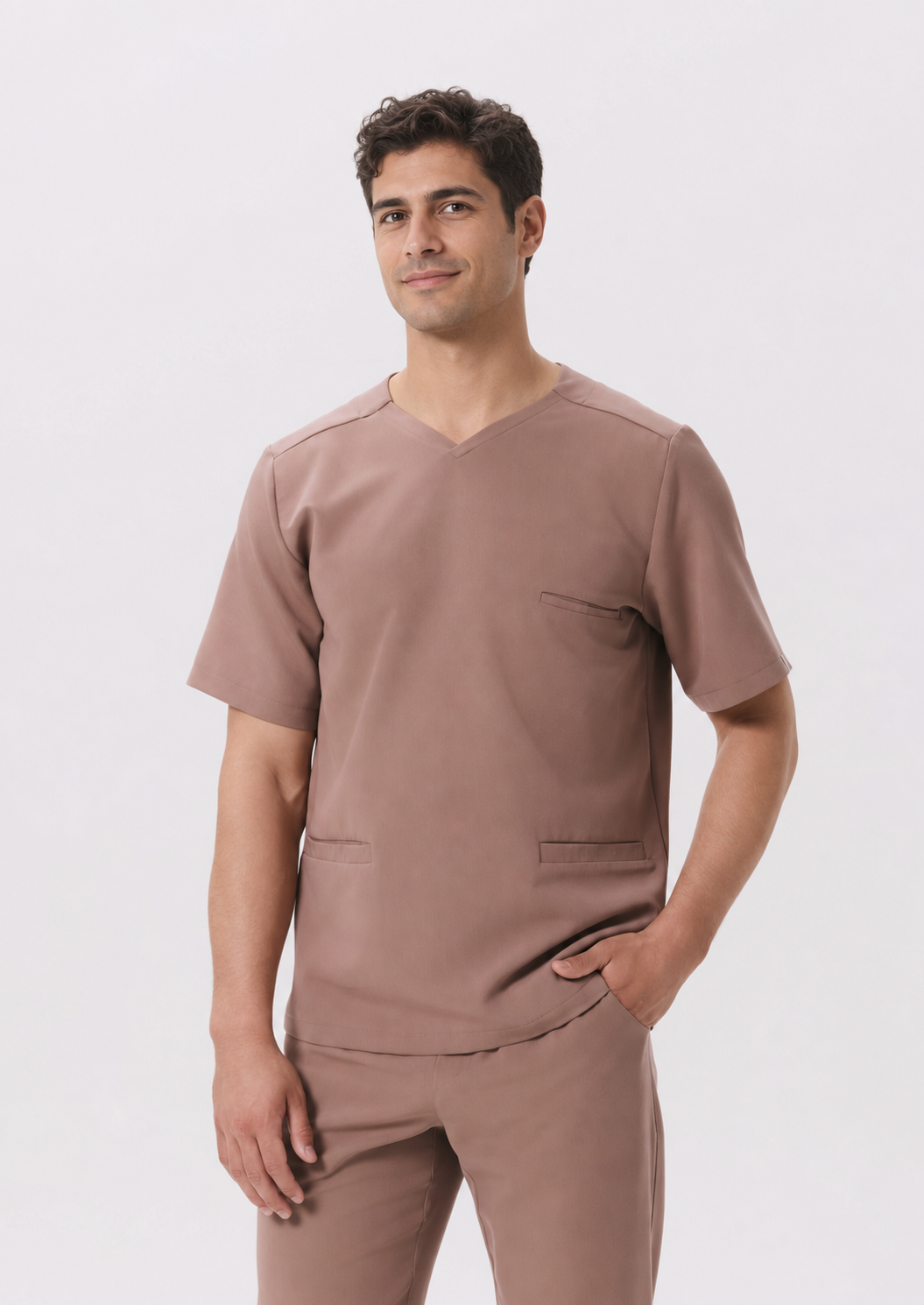Heren scrubtop met zakken Nico, kleur amandel, voorkant
