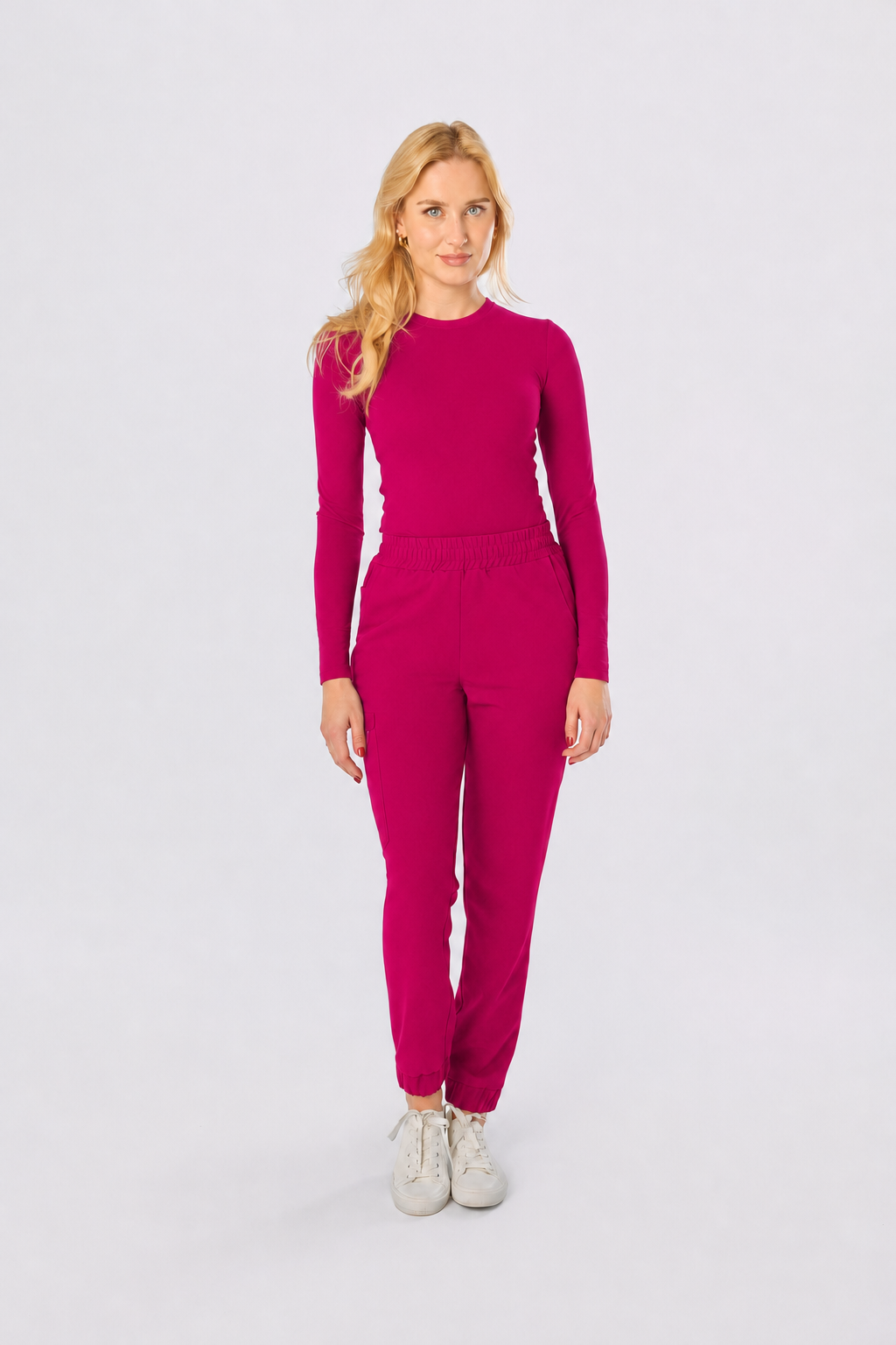 Dames medische longsleeve Lena, kleur amarant, voorkant