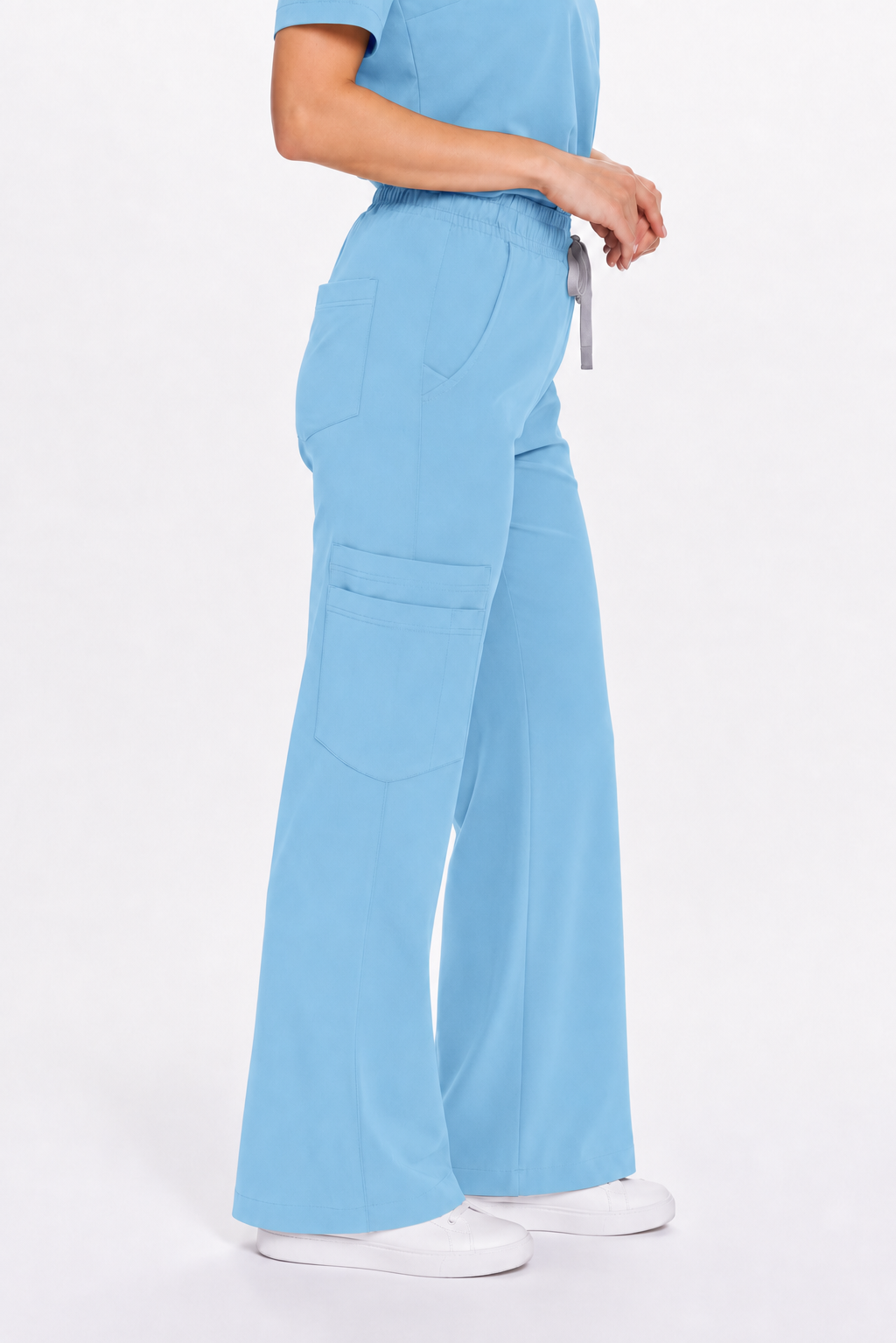 Dames medische broek wijde pijp Freya, kleur hemelsblauw, zijkant