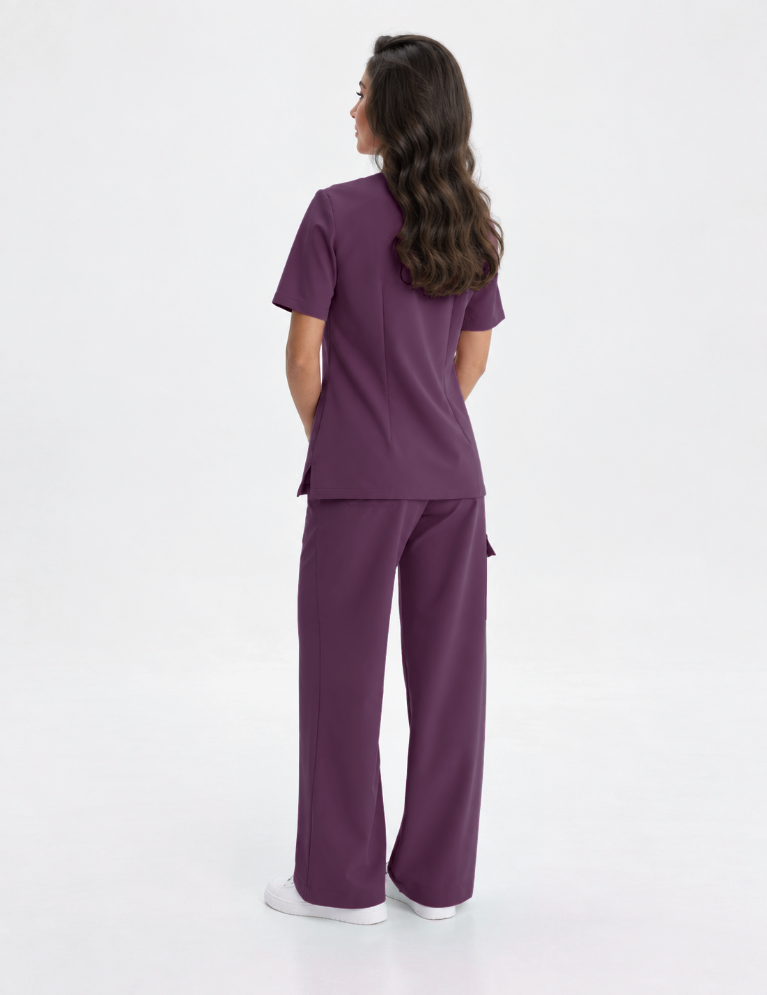 Dames scrubtop V-hals Aura, kleur aubergine, achterkant
