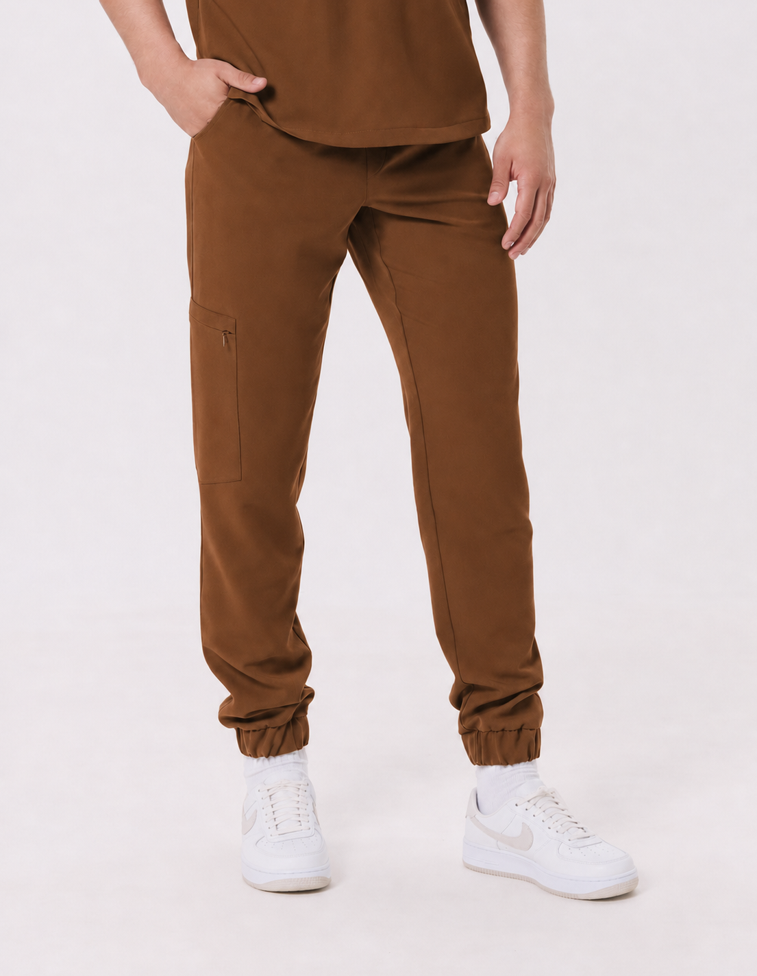 Heren medische jogger Leo, kleur chocolade, voorkant